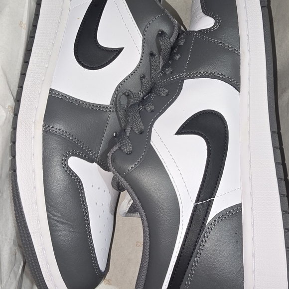Air Jordan 1 Low Size 13 "White/black-iron grey"  (Great Condition w/ Og Box) - Picture 3 of 5